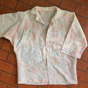 Beautiful Cotton Pastel Floral Button Down Shirt w pockets in front S